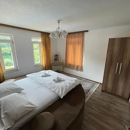 Lovely Near River Una / Fatima 2 *